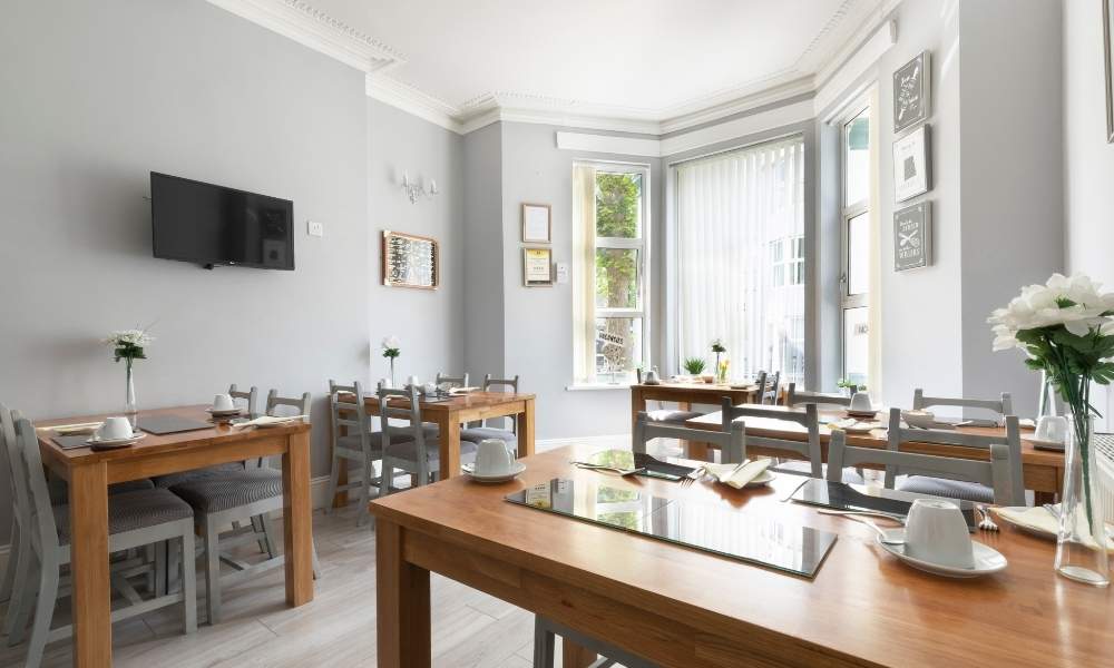 B&B Plymouth - Dining Room - The Firs B and B Plymouth